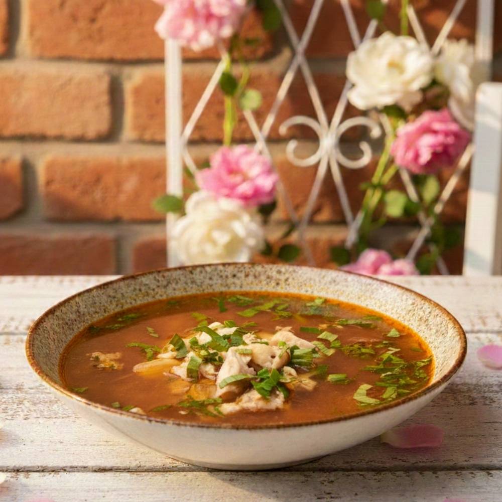 CIORBA ȚĂRĂNEASCĂ DE CURCAN CU TĂIȚEI