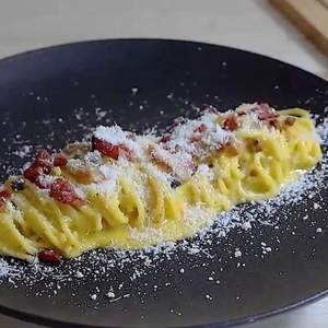 Spaghete cu sos de rosii si burrata 520 gr